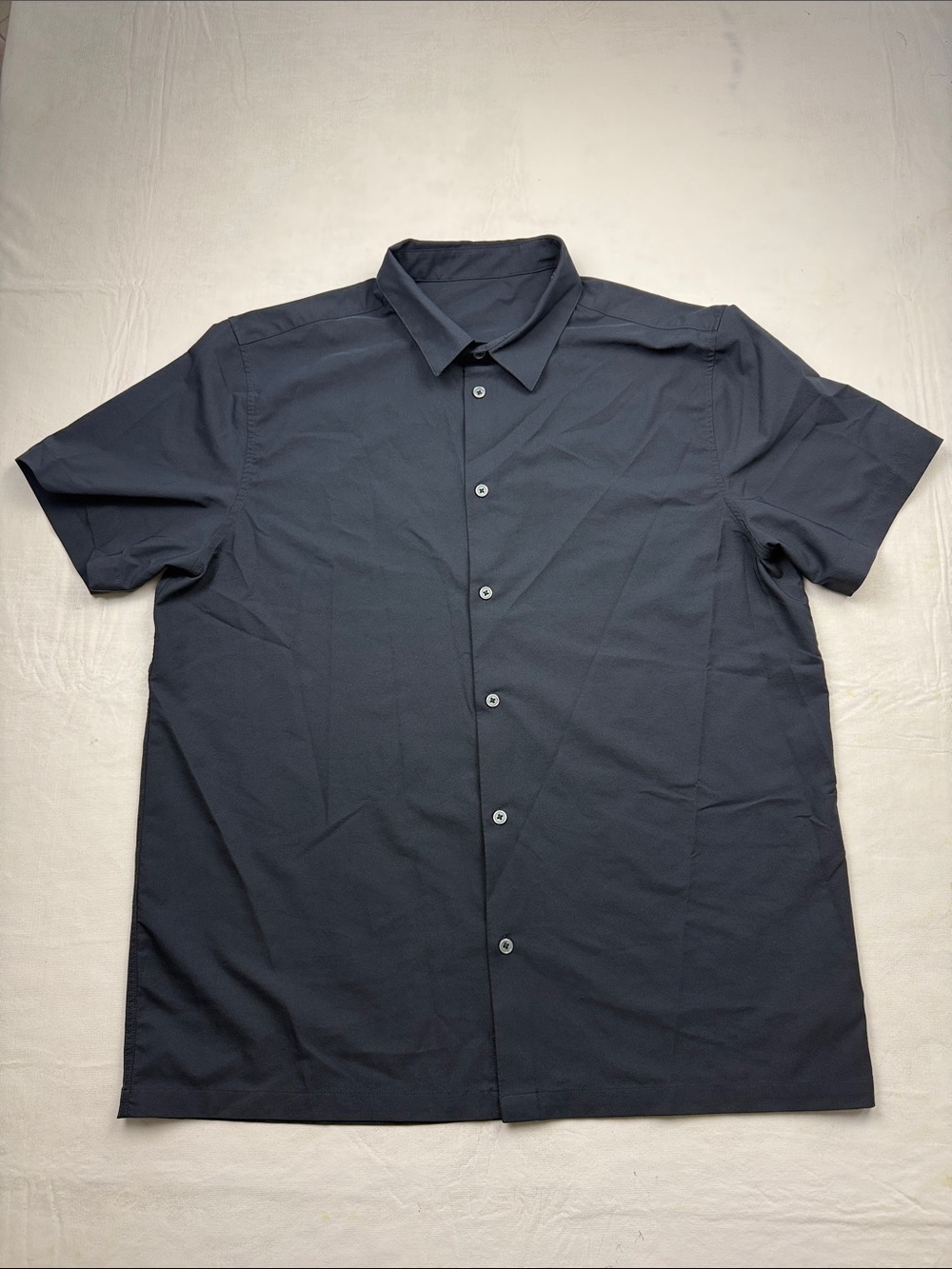 Vuori Men's Short Sleeve Button-Down Shirt - Navy